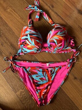 Aerie Push up Bikini set. top 34D